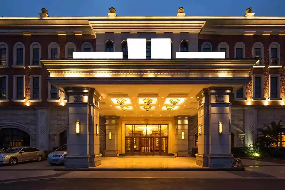 Modern hospitality building managed by Uni-CM, showcasing expertise in construction management.